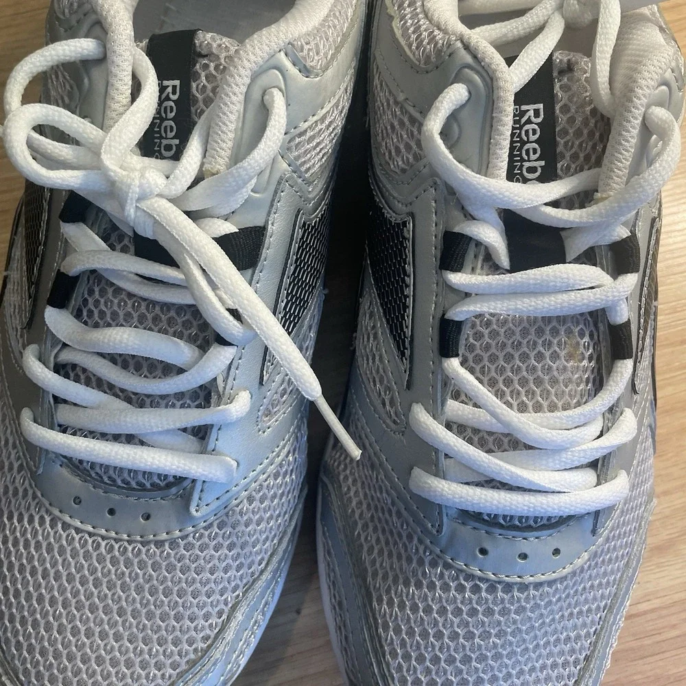 Reebok Pheehan Mens 10 4E X-WIDE Running Shoes Sneakers Silver White Black *READ